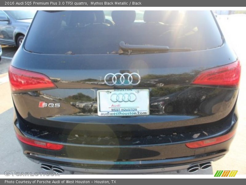 Mythos Black Metallic / Black 2016 Audi SQ5 Premium Plus 3.0 TFSI quattro