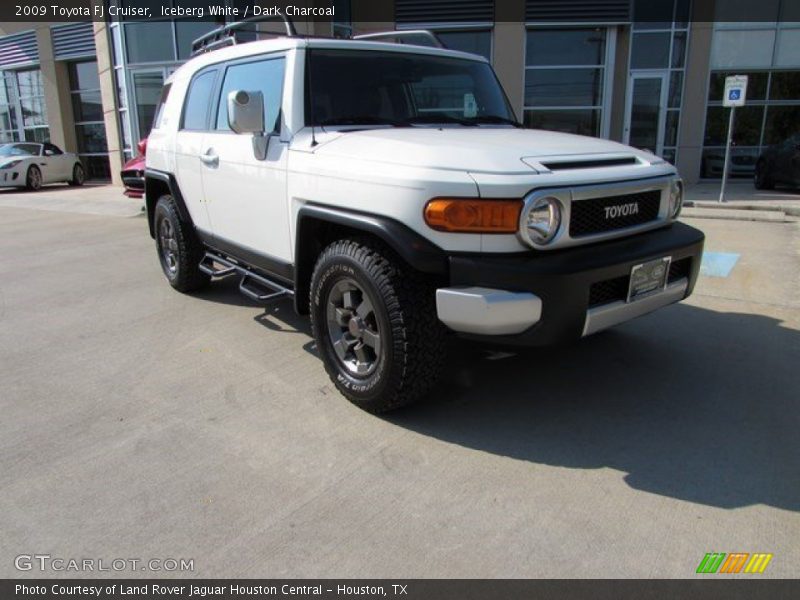 Iceberg White / Dark Charcoal 2009 Toyota FJ Cruiser