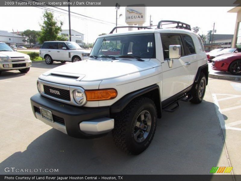 Iceberg White / Dark Charcoal 2009 Toyota FJ Cruiser