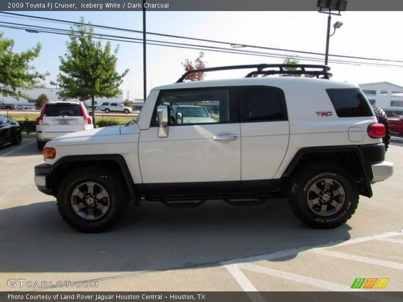 Iceberg White / Dark Charcoal 2009 Toyota FJ Cruiser