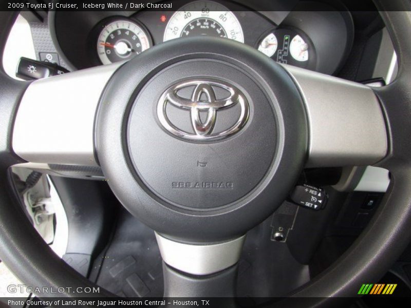 Iceberg White / Dark Charcoal 2009 Toyota FJ Cruiser
