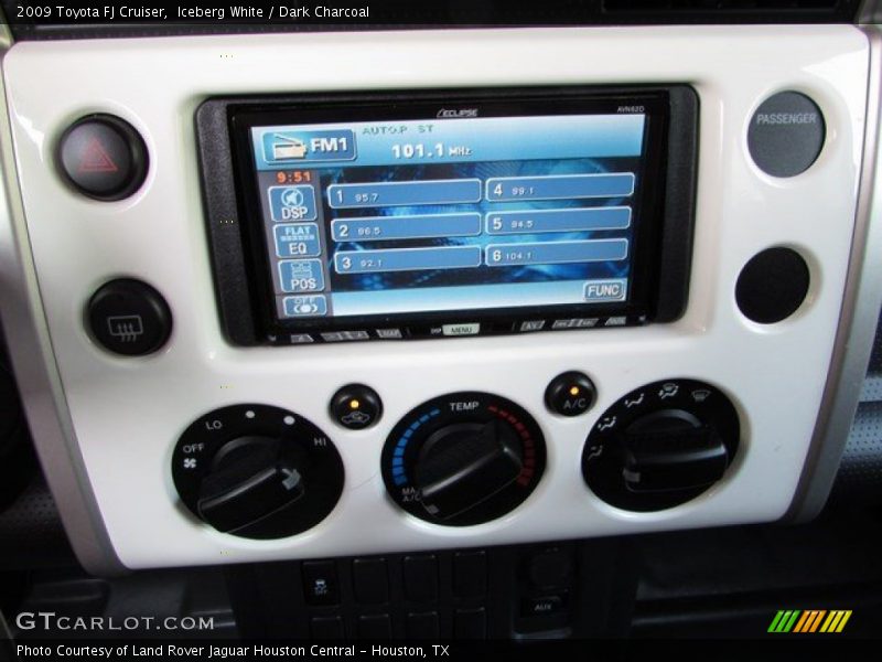 Iceberg White / Dark Charcoal 2009 Toyota FJ Cruiser