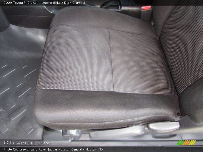 Iceberg White / Dark Charcoal 2009 Toyota FJ Cruiser