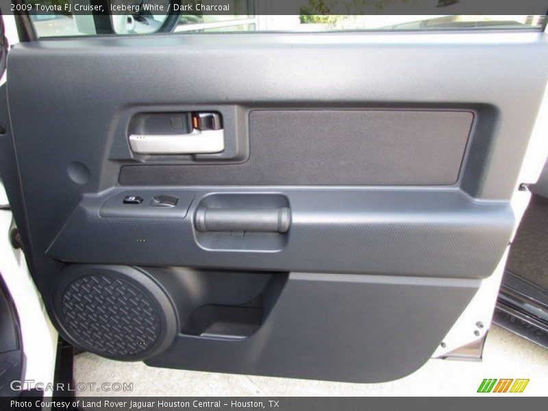 Iceberg White / Dark Charcoal 2009 Toyota FJ Cruiser