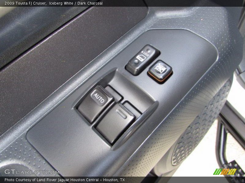 Iceberg White / Dark Charcoal 2009 Toyota FJ Cruiser