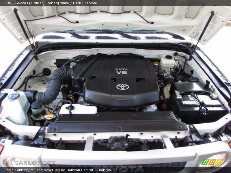 Iceberg White / Dark Charcoal 2009 Toyota FJ Cruiser