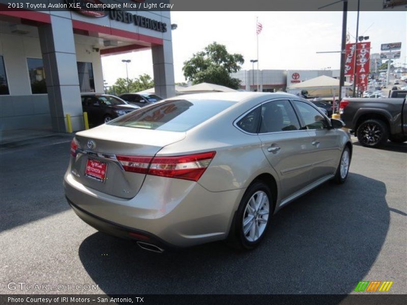 Champagne Mica / Light Gray 2013 Toyota Avalon XLE