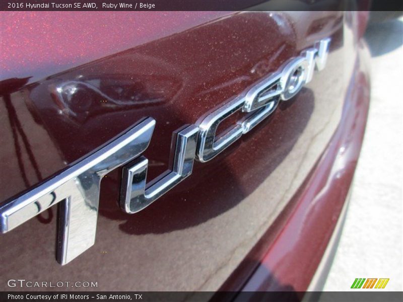 Ruby Wine / Beige 2016 Hyundai Tucson SE AWD
