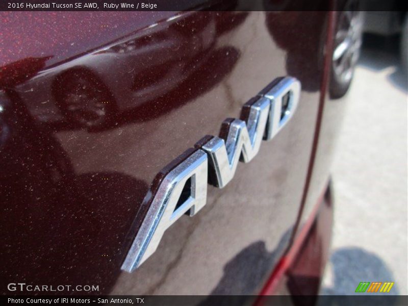 Ruby Wine / Beige 2016 Hyundai Tucson SE AWD
