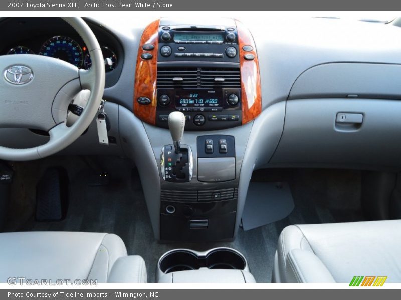 Arctic Frost Pearl White / Stone 2007 Toyota Sienna XLE