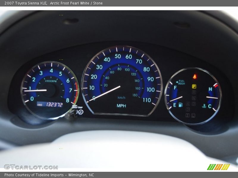 Arctic Frost Pearl White / Stone 2007 Toyota Sienna XLE