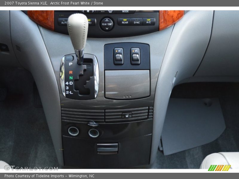 Arctic Frost Pearl White / Stone 2007 Toyota Sienna XLE