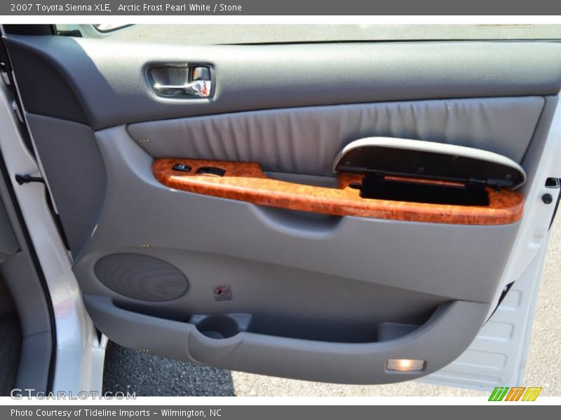 Arctic Frost Pearl White / Stone 2007 Toyota Sienna XLE