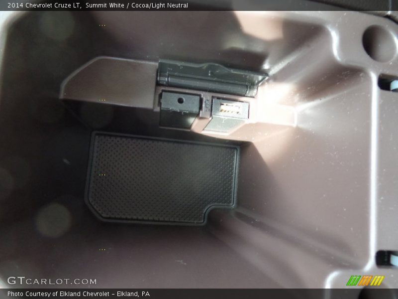 Summit White / Cocoa/Light Neutral 2014 Chevrolet Cruze LT