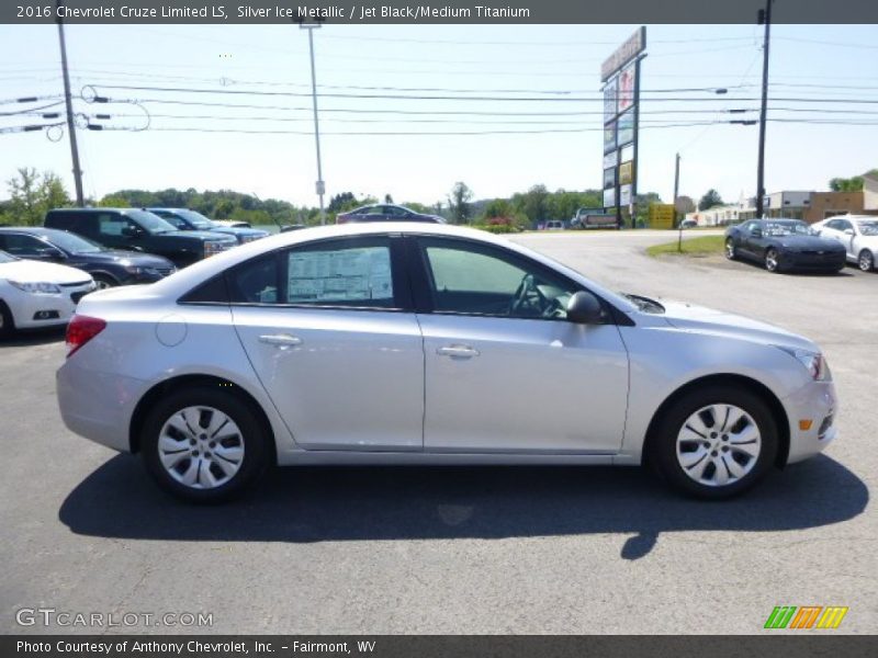 Silver Ice Metallic / Jet Black/Medium Titanium 2016 Chevrolet Cruze Limited LS