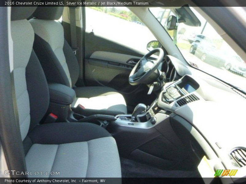 Silver Ice Metallic / Jet Black/Medium Titanium 2016 Chevrolet Cruze Limited LS