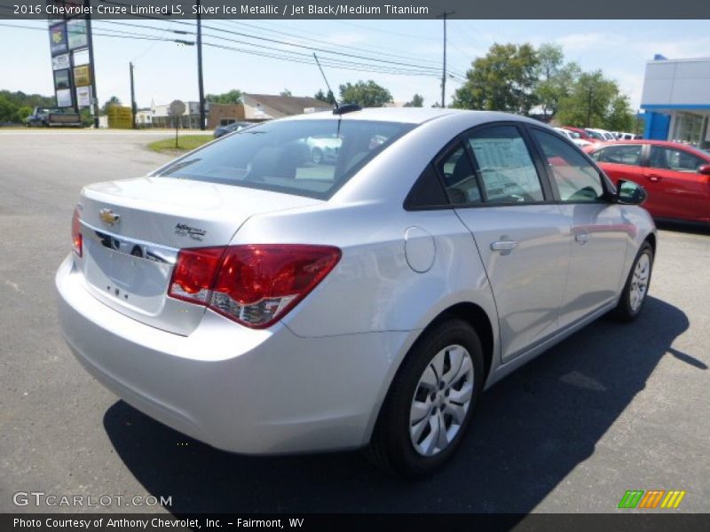 Silver Ice Metallic / Jet Black/Medium Titanium 2016 Chevrolet Cruze Limited LS