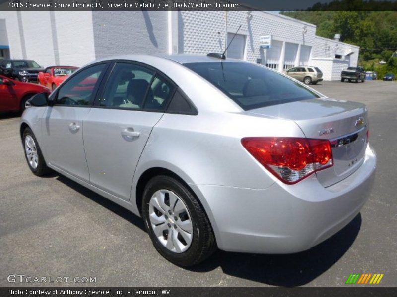 Silver Ice Metallic / Jet Black/Medium Titanium 2016 Chevrolet Cruze Limited LS