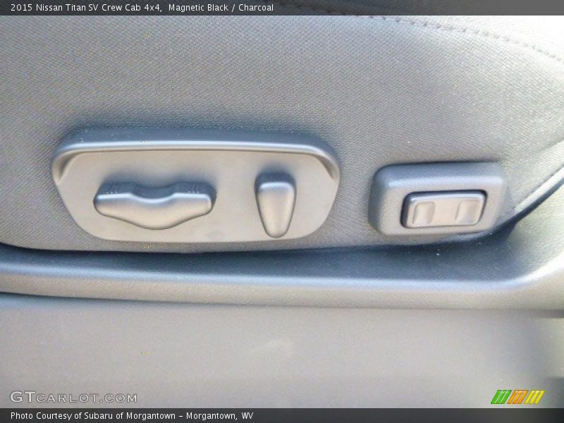 Magnetic Black / Charcoal 2015 Nissan Titan SV Crew Cab 4x4