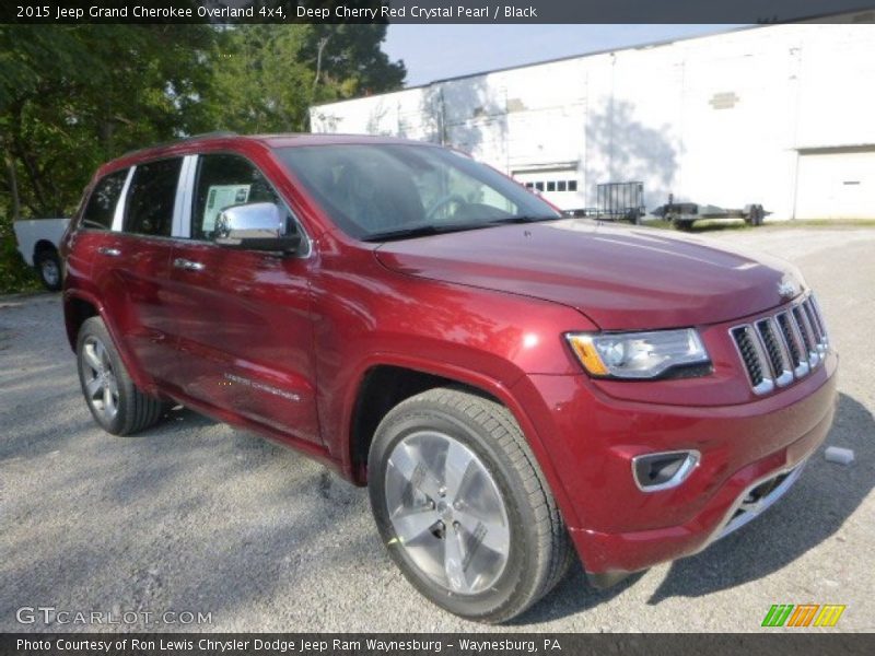 Front 3/4 View of 2015 Grand Cherokee Overland 4x4