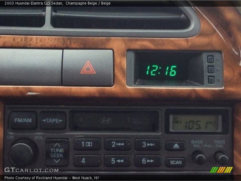 Champagne Beige / Beige 2003 Hyundai Elantra GLS Sedan