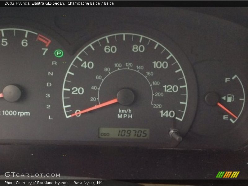 Champagne Beige / Beige 2003 Hyundai Elantra GLS Sedan