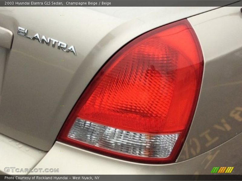 Champagne Beige / Beige 2003 Hyundai Elantra GLS Sedan