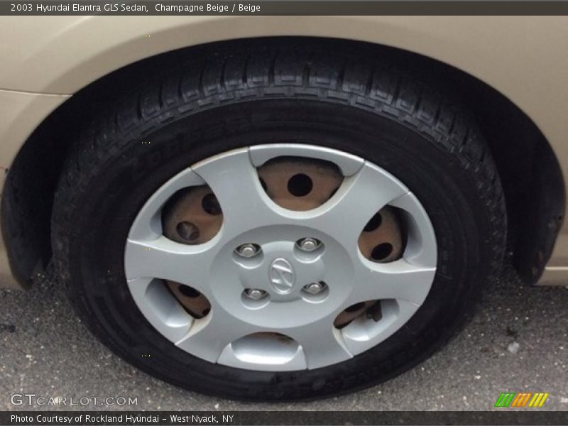 Champagne Beige / Beige 2003 Hyundai Elantra GLS Sedan