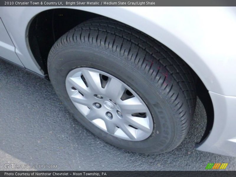 Bright Silver Metallic / Medium Slate Gray/Light Shale 2010 Chrysler Town & Country LX