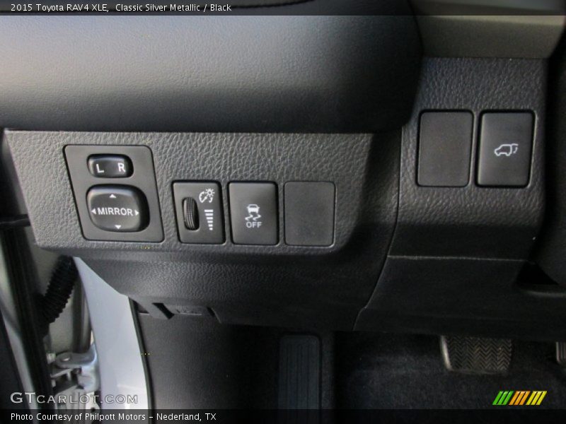 Classic Silver Metallic / Black 2015 Toyota RAV4 XLE