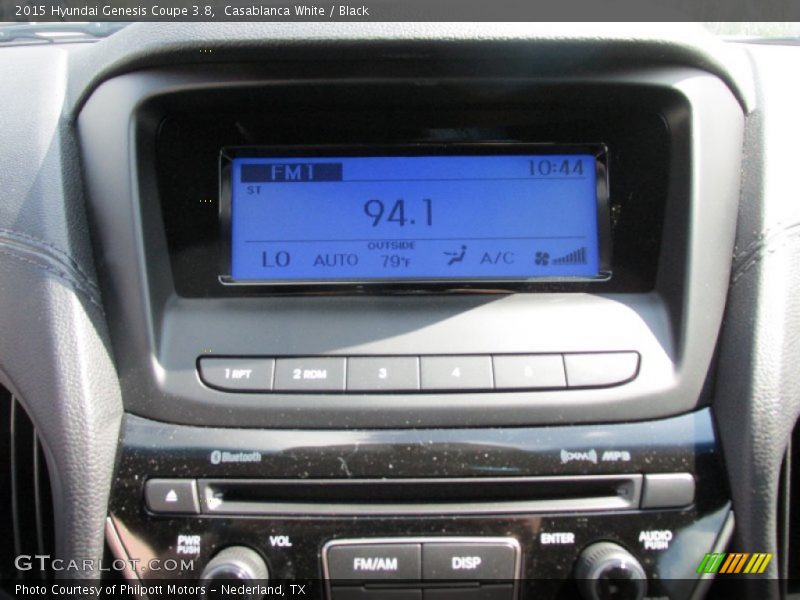 Controls of 2015 Genesis Coupe 3.8