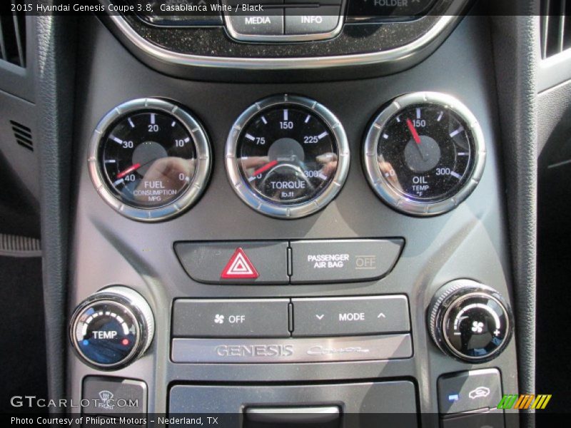 Controls of 2015 Genesis Coupe 3.8