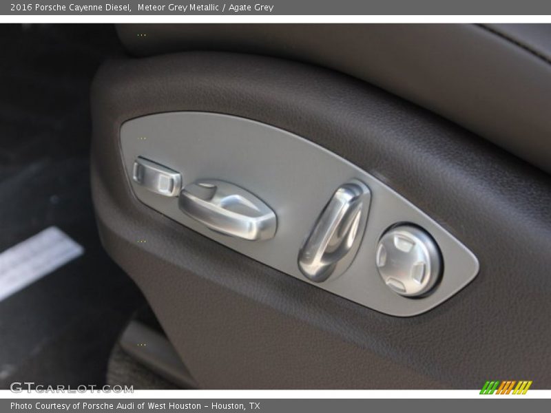 Controls of 2016 Cayenne Diesel