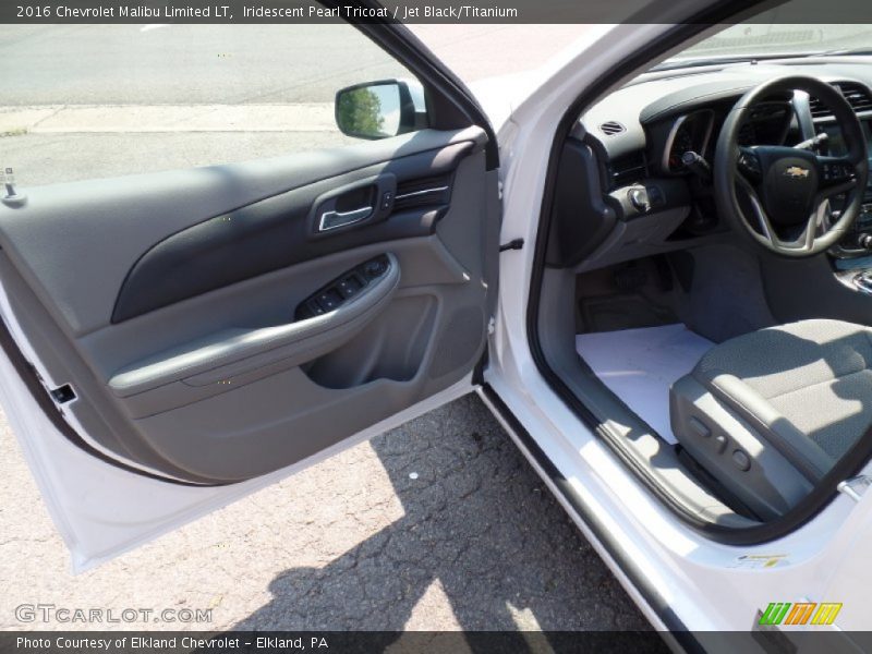 Iridescent Pearl Tricoat / Jet Black/Titanium 2016 Chevrolet Malibu Limited LT
