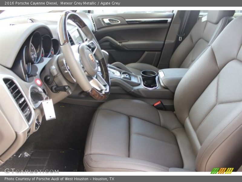 Front Seat of 2016 Cayenne Diesel