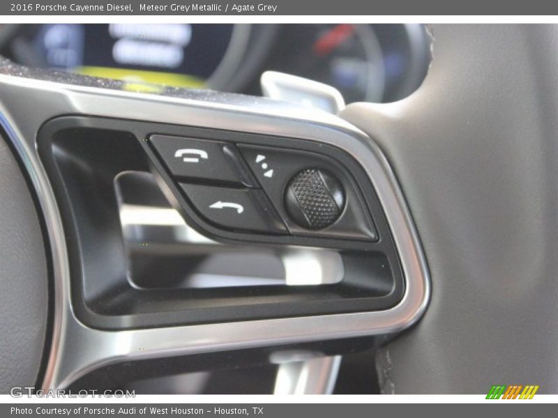 Controls of 2016 Cayenne Diesel
