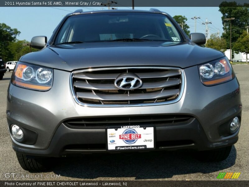 Mineral Gray / Gray 2011 Hyundai Santa Fe SE AWD