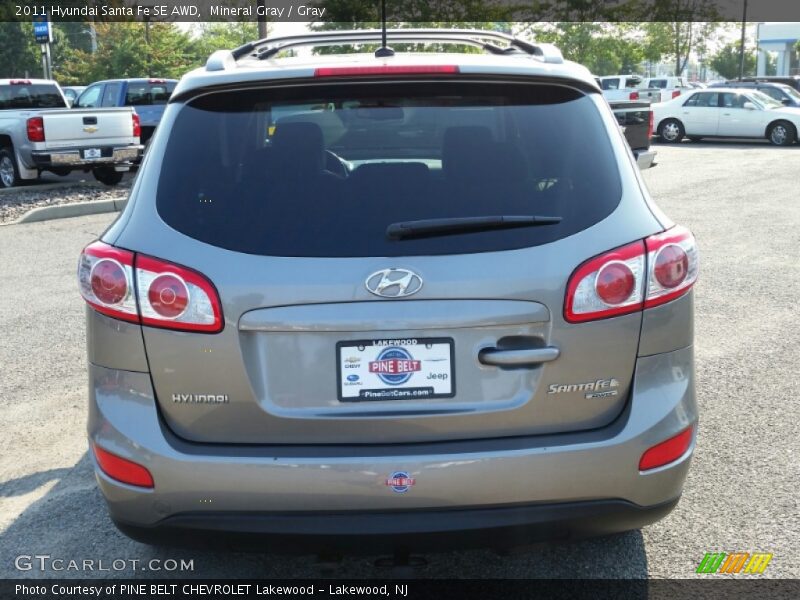 Mineral Gray / Gray 2011 Hyundai Santa Fe SE AWD