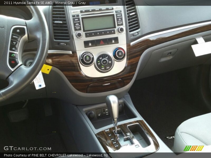 Mineral Gray / Gray 2011 Hyundai Santa Fe SE AWD
