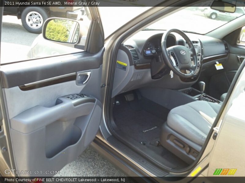 Mineral Gray / Gray 2011 Hyundai Santa Fe SE AWD