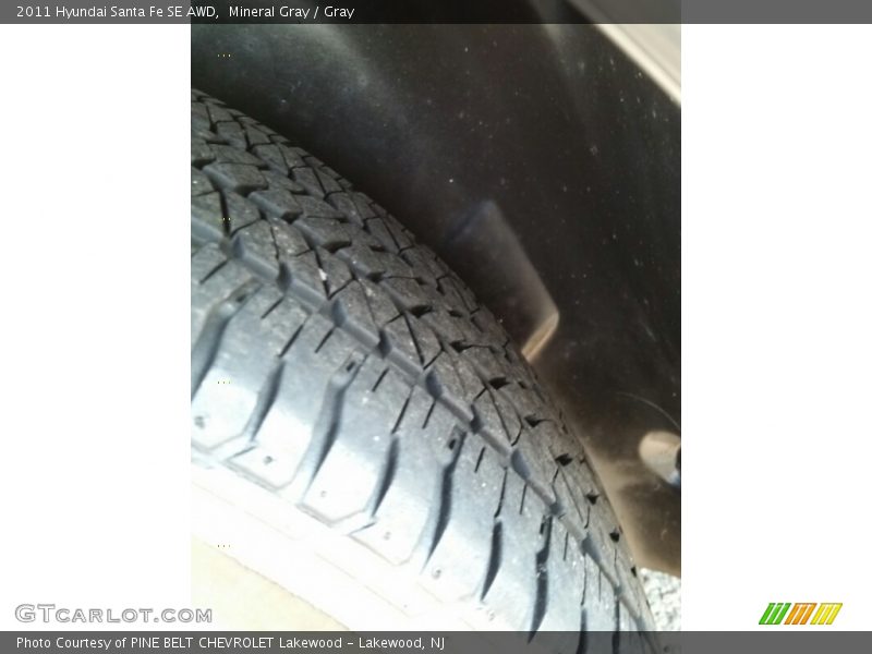 Mineral Gray / Gray 2011 Hyundai Santa Fe SE AWD