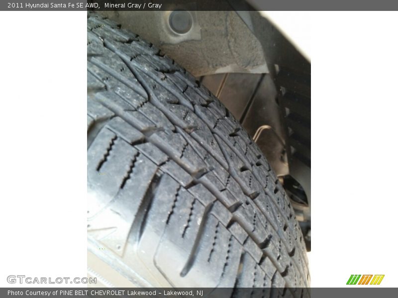 Mineral Gray / Gray 2011 Hyundai Santa Fe SE AWD