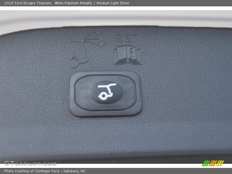 White Platinum Metallic / Medium Light Stone 2016 Ford Escape Titanium