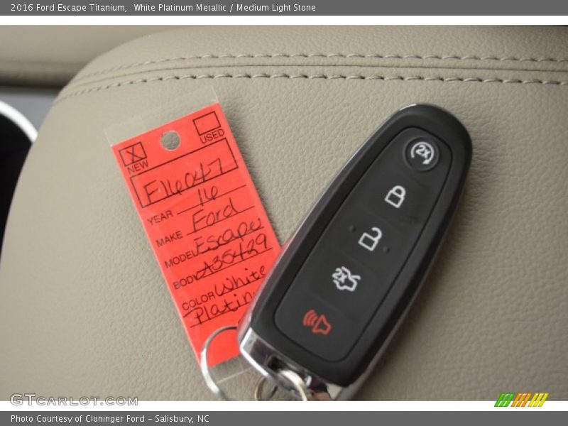 White Platinum Metallic / Medium Light Stone 2016 Ford Escape Titanium