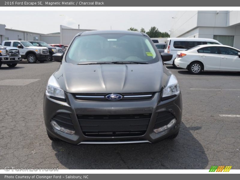 Magnetic Metallic / Charcoal Black 2016 Ford Escape SE