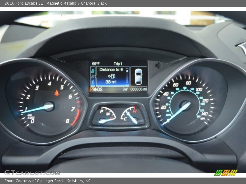 Magnetic Metallic / Charcoal Black 2016 Ford Escape SE