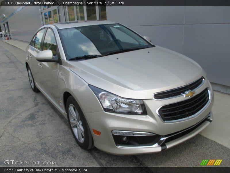 Champagne Silver Metallic / Jet Black 2016 Chevrolet Cruze Limited LT