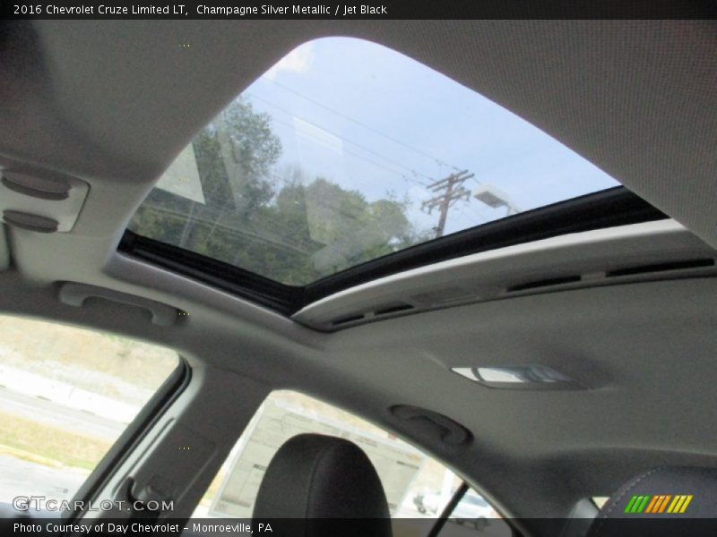 Champagne Silver Metallic / Jet Black 2016 Chevrolet Cruze Limited LT