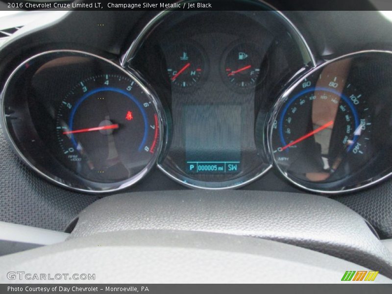 Champagne Silver Metallic / Jet Black 2016 Chevrolet Cruze Limited LT