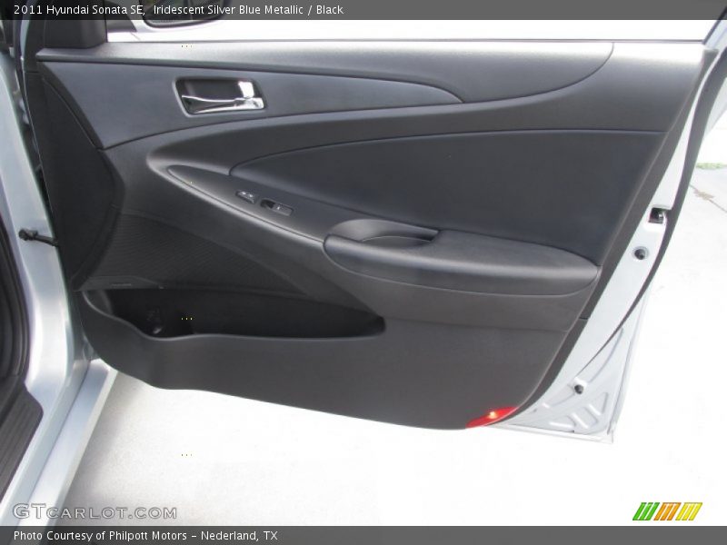 Iridescent Silver Blue Metallic / Black 2011 Hyundai Sonata SE